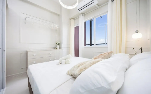 Chic Studio With Balcony & City View Near Airport