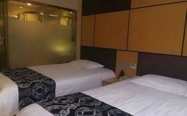 Yayue Hotel (Nanjing East Road Pedestrian Street)