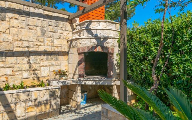 Amazing Home in Hvar With Wifi and 3 Bedrooms