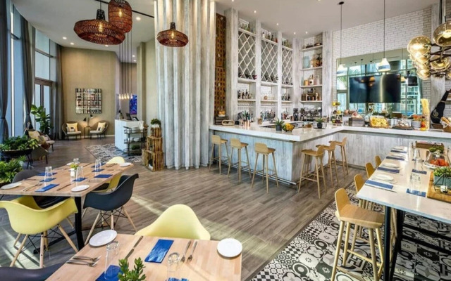 Oceanfront Luxury Condo 1BR Balcony, Hollywood