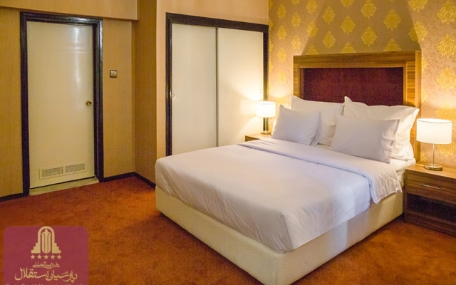 Parsian Esteghlal International Hotel