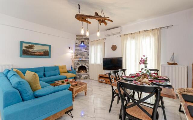 "Best Friends & Fam" elegant 3bdr apt, Naxos Town