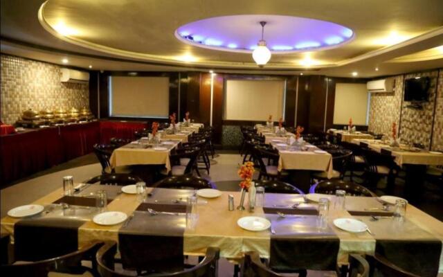 Fabhotel Raj Residency Ii