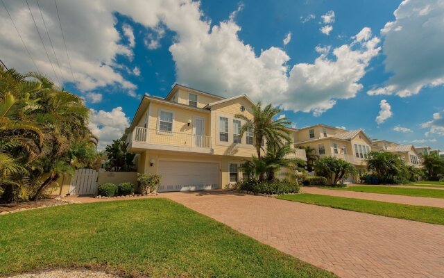 AM I Dreamin Apartment 3