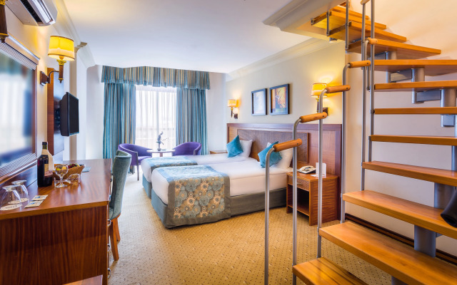 Villa Side Hotel