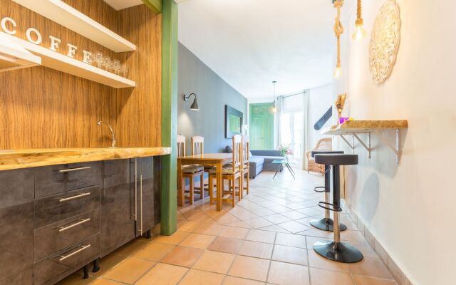 Blue Tour Travel Plaza