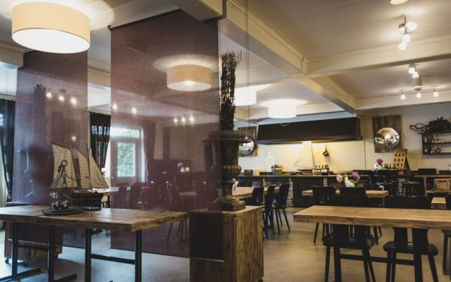 Bar-Bistro-Hotel DOK