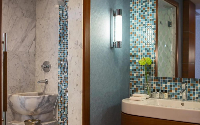 Renaissance Izmir Hotel