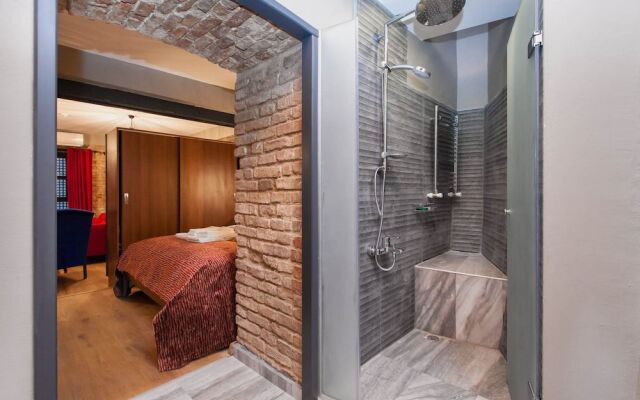 Studio with Hot Tub