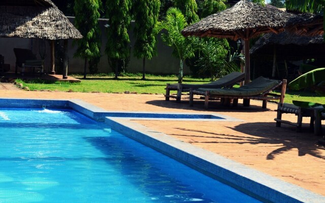 Honey Badger Lodge Moshi
