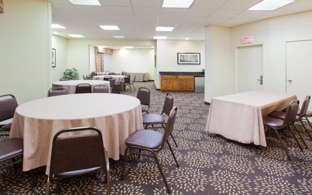 Holiday Inn Charleston Riverview by IHG