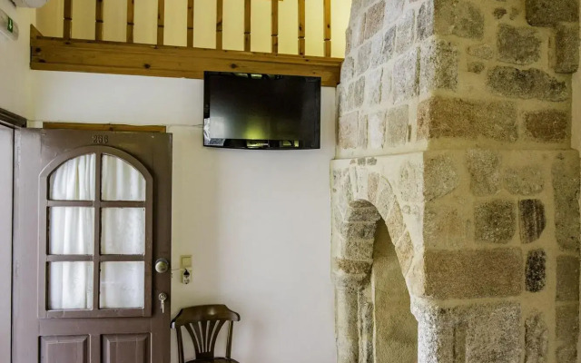 Camelot Traditional & Classic Hotel