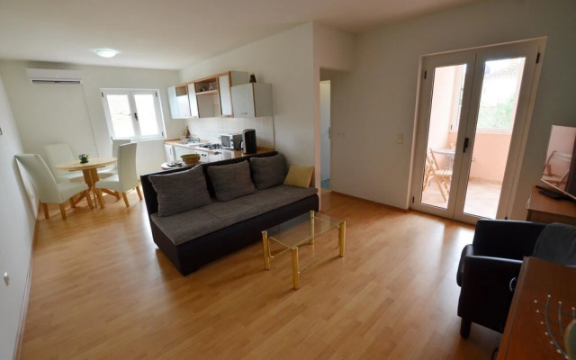 Kliska in Rovinj With 1 Bedrooms and 1 Bathrooms