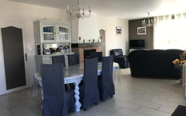 Gîte Dhuizon, 4 pièces, 6 personnes - FR-1-491-204