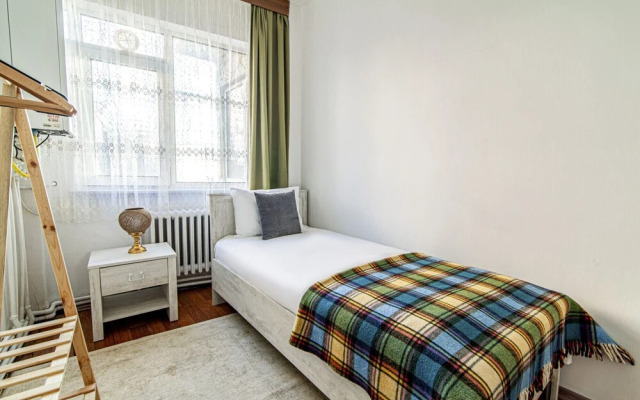 Charming Flat Next to Cevahir Shopping Mall