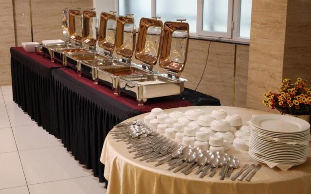 Royal Plaza Suites by RAK Rooms