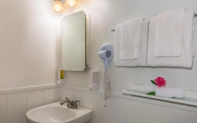 The Southernmost Inn - Adults Only