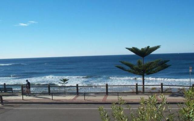 Beachcomer, Unit 2 - The Entrance, NSW