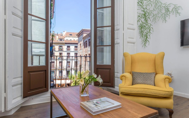 Puerta del Sol Center