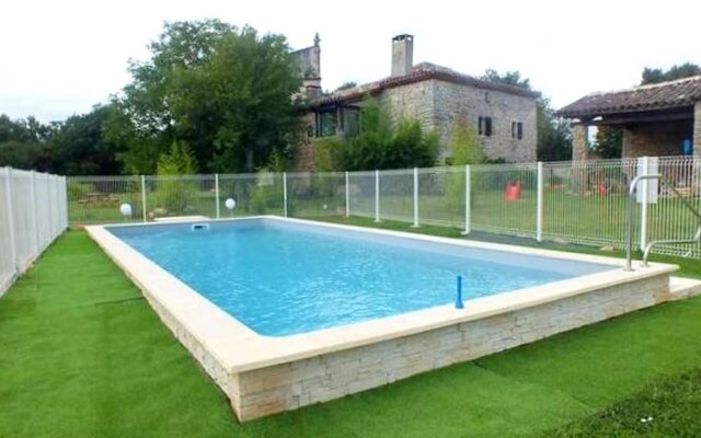 House With 2 Bedrooms in Penne, With Pool Access, Furnished Garden and