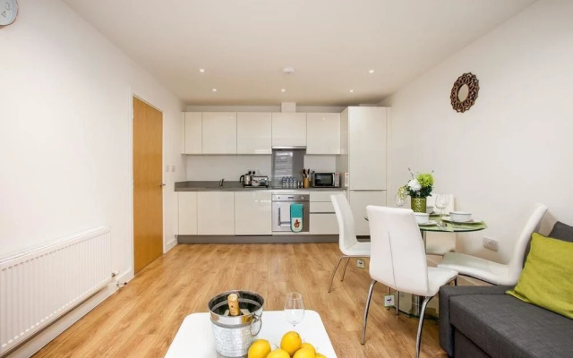 Skyvillion Tower Points - Tower Point Lovely apartment in Enfield London