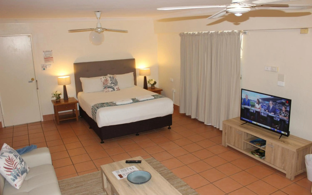 Lake Central – Guest Rooms – Cairns
