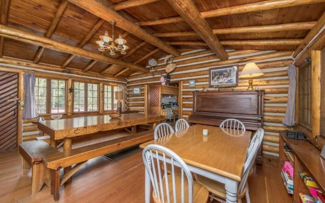 Ennis - T-Lazy-B Ranch