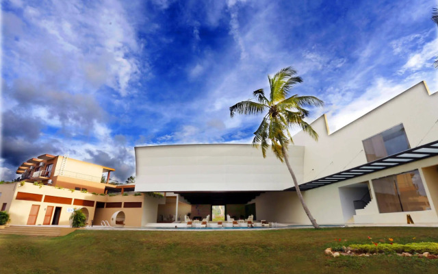 Avenra Gangaara Hotel