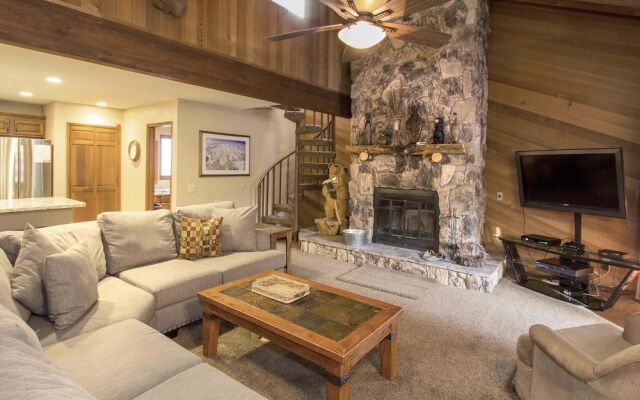 Mammoth Pines #02 - Year-round Activities!