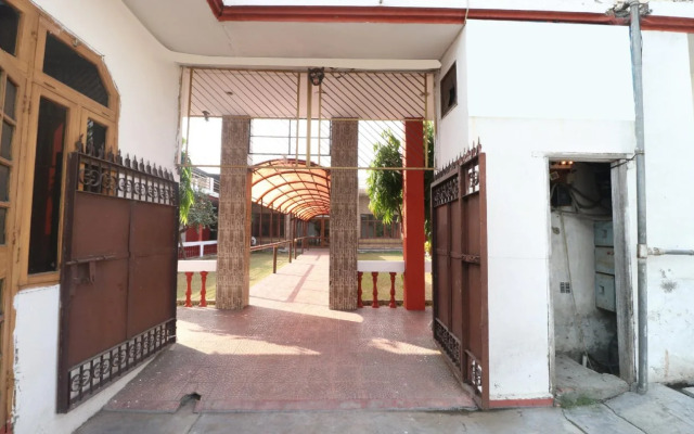 OYO 23066 Shiv Guest House