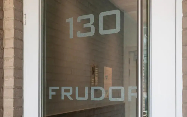 South-facing Apartment for 4 Guests