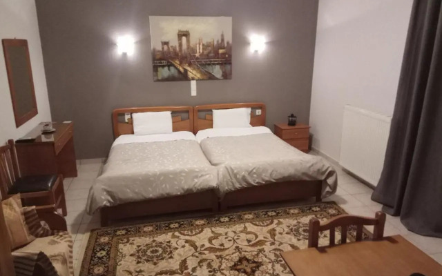 Zisis Garden Studios
