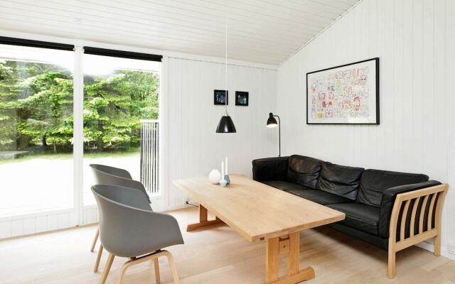 Peaceful Holiday Home in Hals near Sea