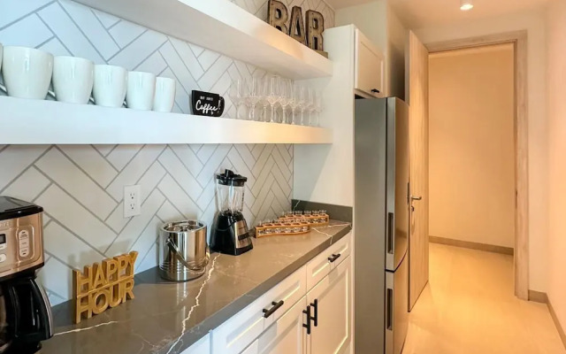 Brand New 6 Bedroom Penthouse