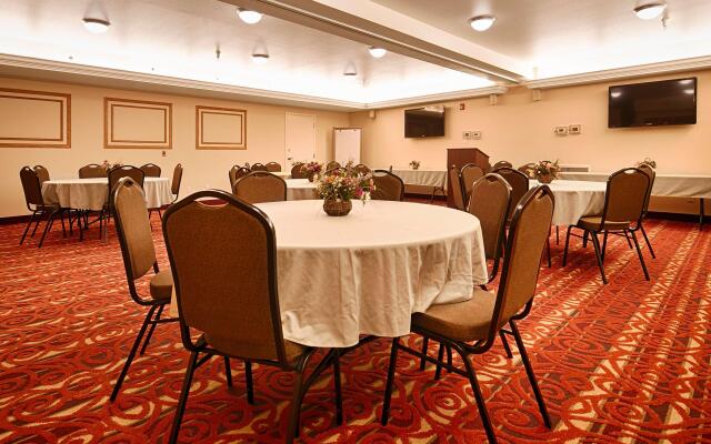 Best Western Plus Silver Saddle Inn