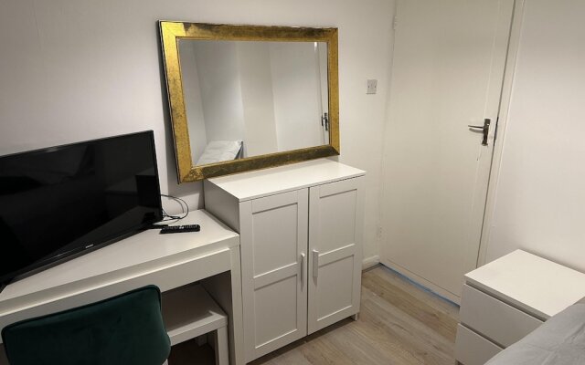 Great 5-bed Wembley Home 25min From Central London