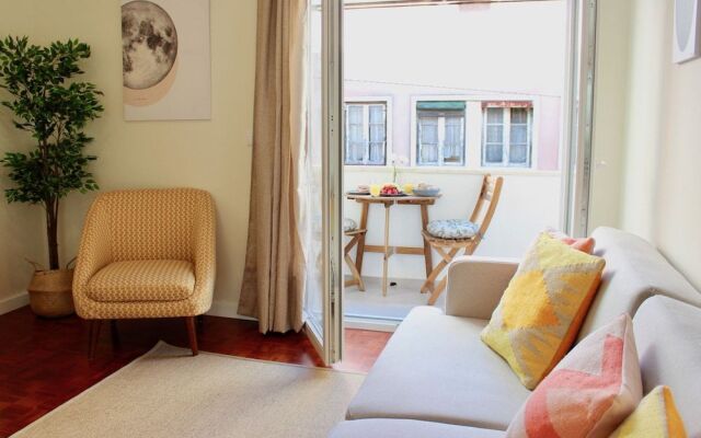 Apartment Balcony and River View in Alfama