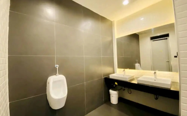 Patong Poshtel - Adults Only - Hostel