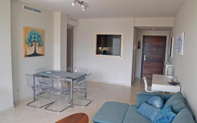 Al-402 Apartment in Alcazaba Lagoon
