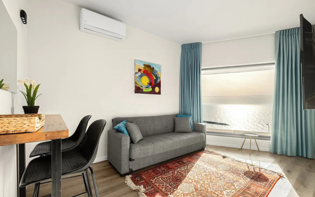 Netanya Beach Pool Studio by Sea N' Rent