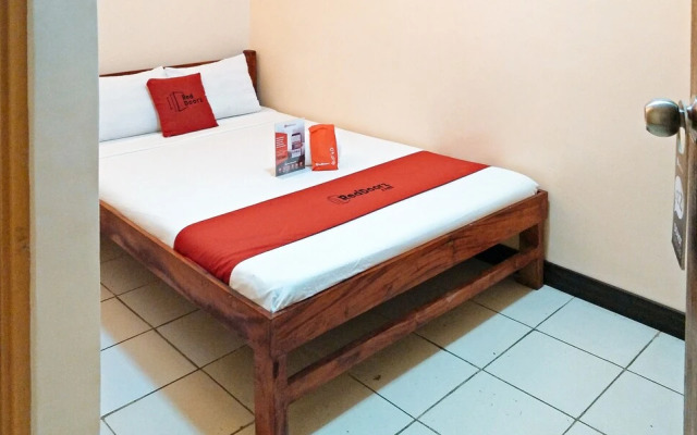 RedDoorz near Baclay Drive Super Metro