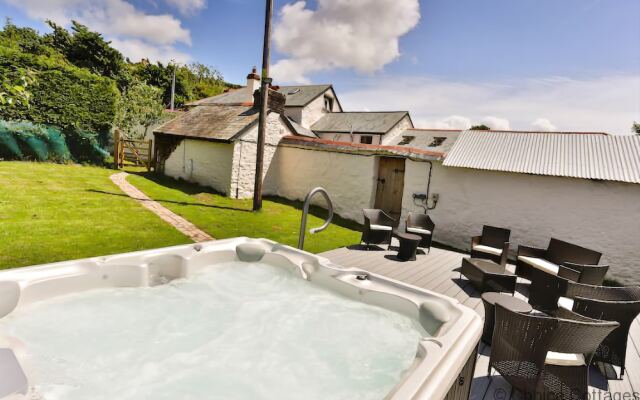 Braunton Grange 7 Bedrooms