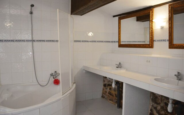 Holiday apartments at the courtyard of French château