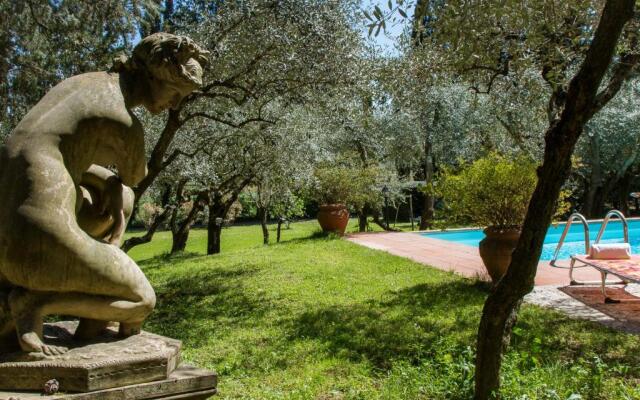 Villa in Private Estate,shared Pool,parking,3km to Ponte Vecchio