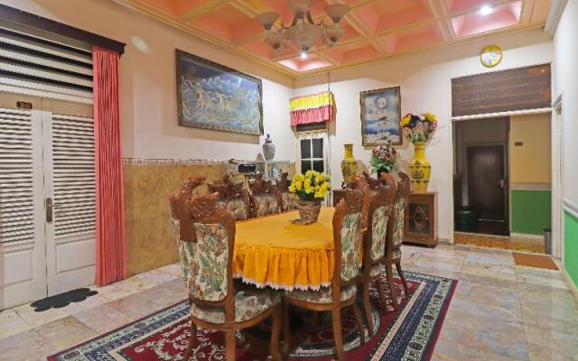 Ardilia Kost by OYO Rooms