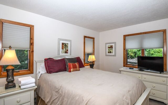 Slip Away Chalet 4 Bedroom House