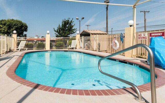 Rodeway Inn