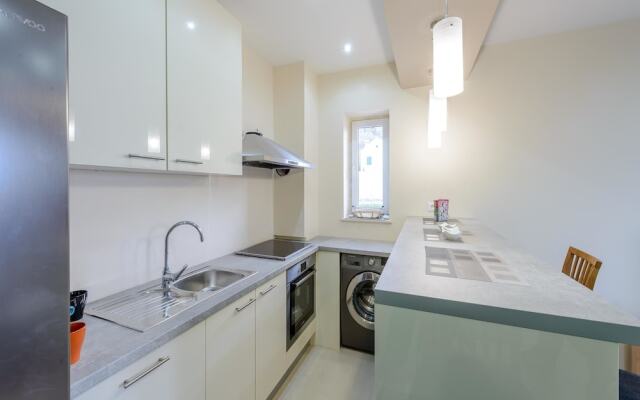 Villa Pave / Six Bedrooms H1