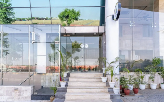 Treebo Premium Vinnie - Near Airport