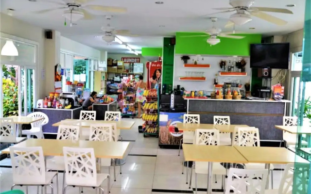 Park Lane Jomtien Resort - 1 Bed Sleeps 2